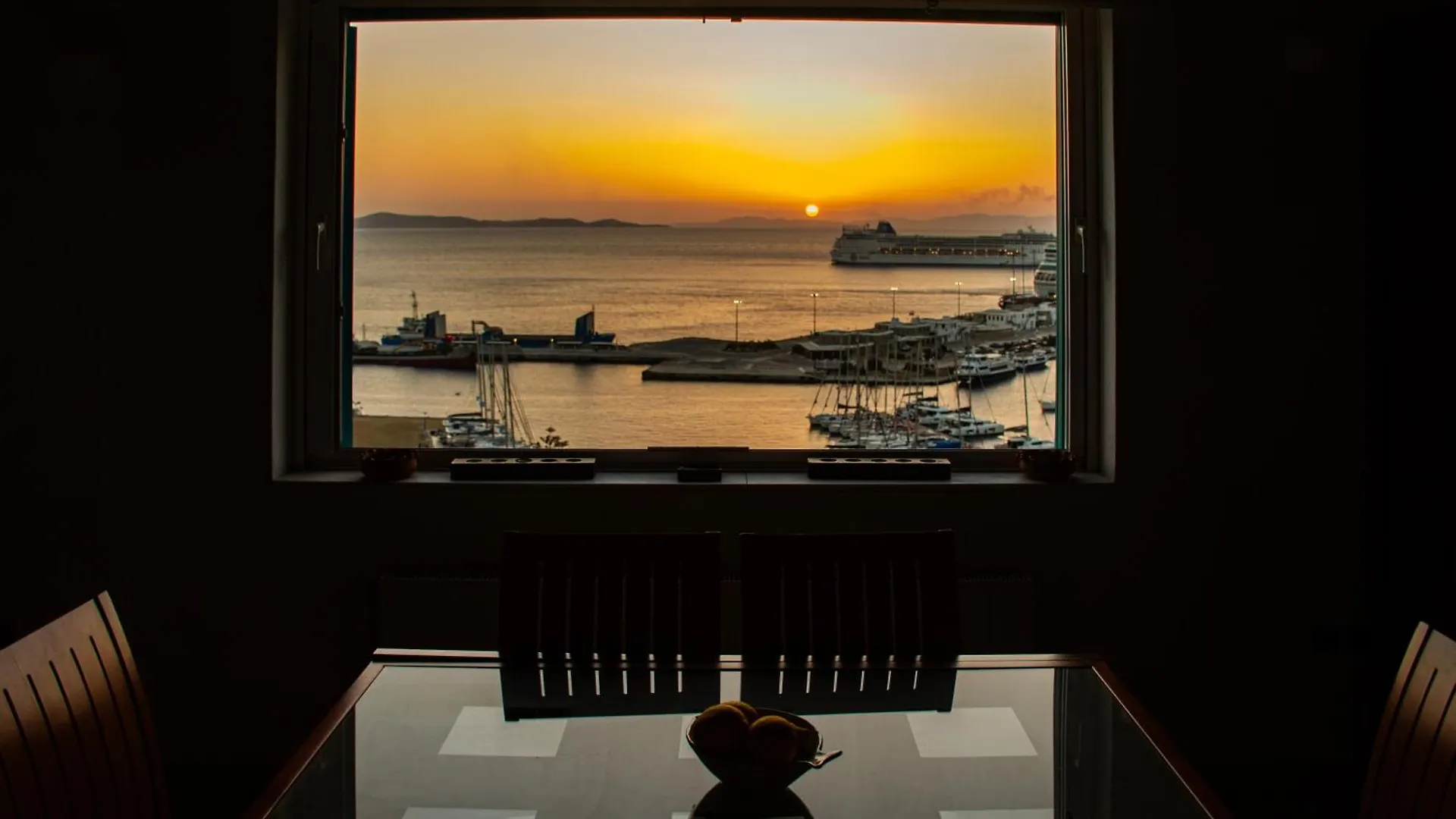 Sunset Breeze Villa And Apartments تورلوس