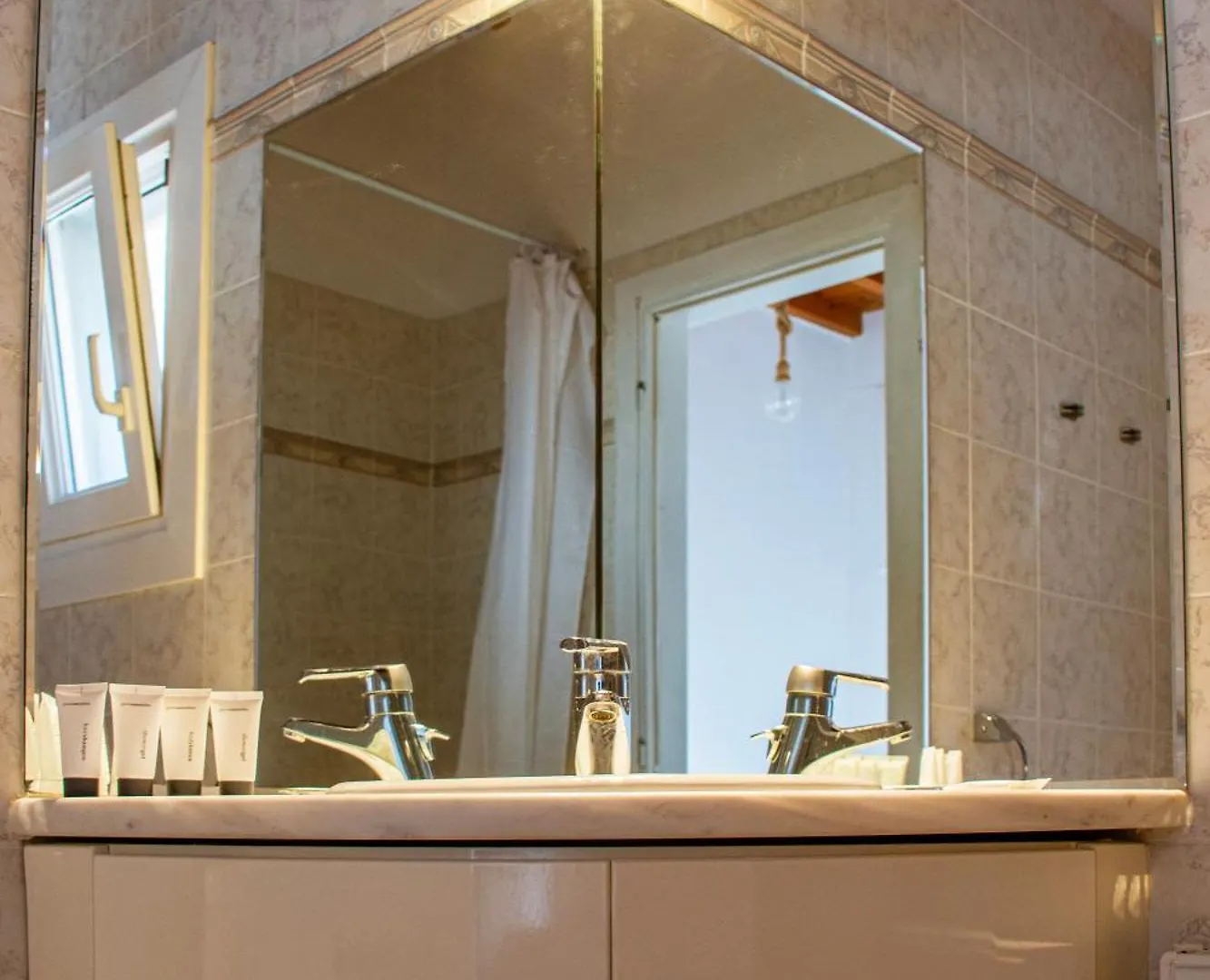 Sunset Breeze Villa And Apartments تورلوس اليونان